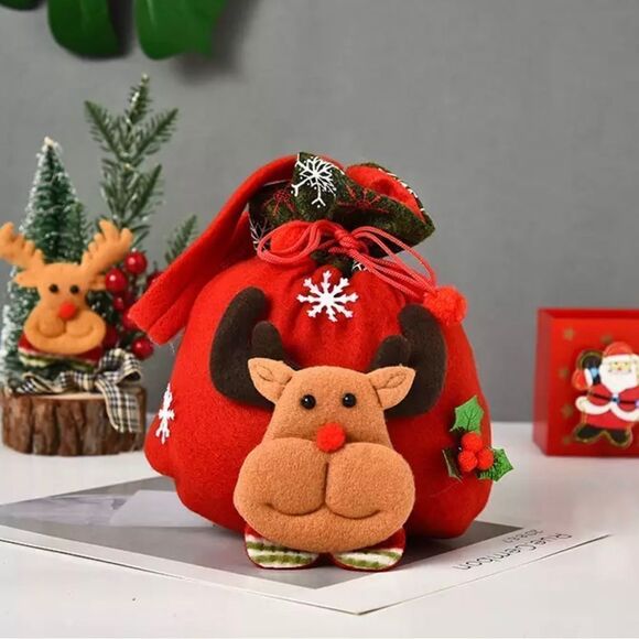 430A - REINDEER CHRISTMAS FLEECE HANDLE GIFT BAG - Picture 1 of 5